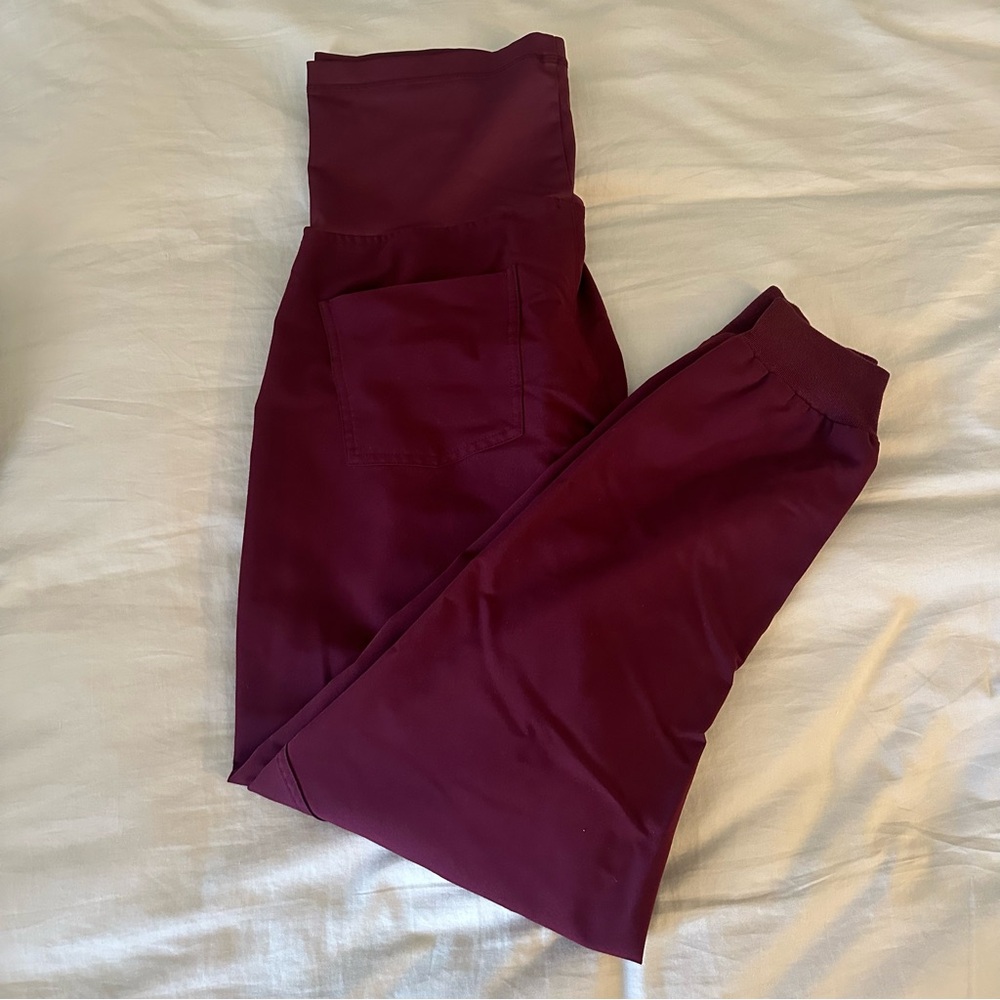 Figs maternity Zamora jogger scrub pants size large burgundy